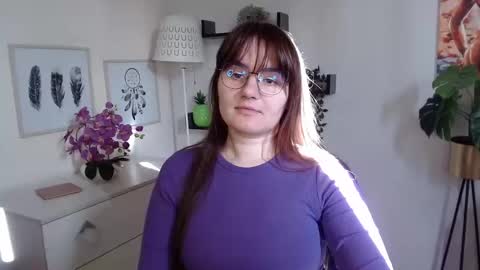 Julie online show from October 10, 12:37 pm