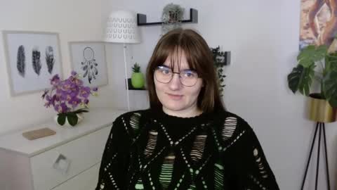 Julie online show from October 15, 1:44 pm