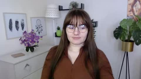 Julie online show from October 16, 12:28 pm