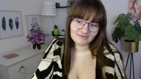 Julie online show from October 28, 7:01 am