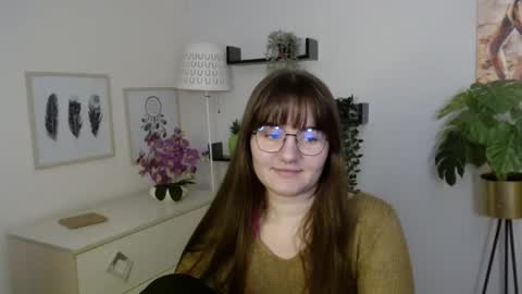 Julie online show from November 19, 2:39 pm