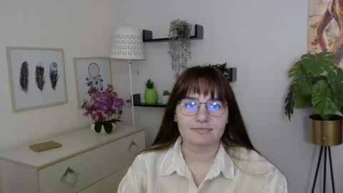 Julie online show from November 24, 3:12 pm