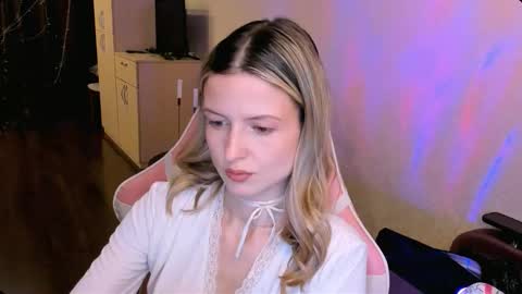 Julie online show from January 7, 3:03 pm