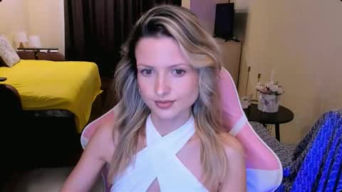 Julie online show from February 14, 5:43 pm