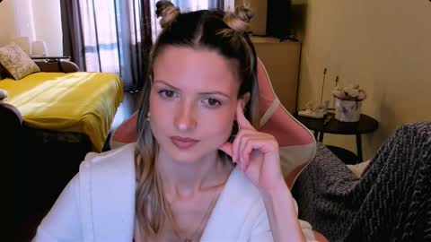 Julie online show from February 20, 6:19 am