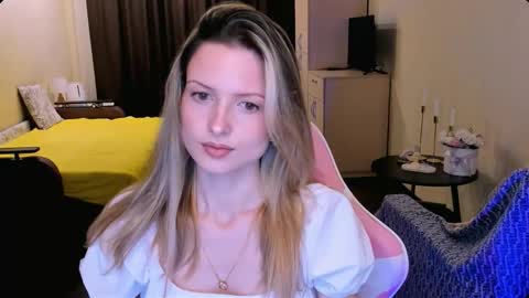 Julie online show from March 12, 2:45 pm