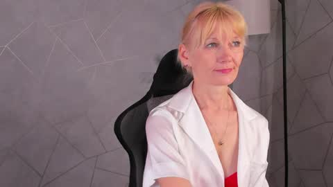 Julie Lucasss online show from May 15, 11:56 pm