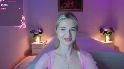 Snapshot of julieblazex chatting on June 25, 9:41 pm julieblazex online show from June 25, 9:41 pm