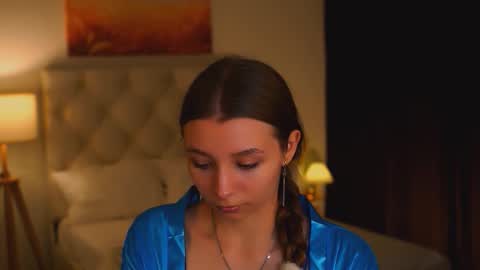 juliedaniel online show from October 16, 8:26 am