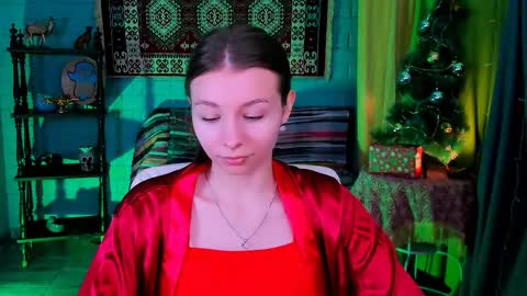 juliedaniel online show from December 15, 8:18 am