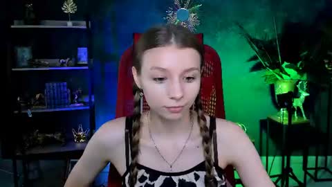 juliedaniel online show from June 12, 4:33 am