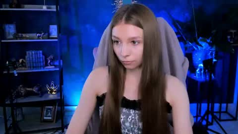 juliedaniel online show from June 18, 4:02 am