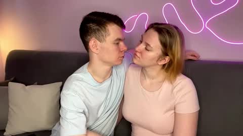 Snapshot of julielourens chatting on November 14, 8:13 am Julie and Thomas online show from November 14, 8:13 am