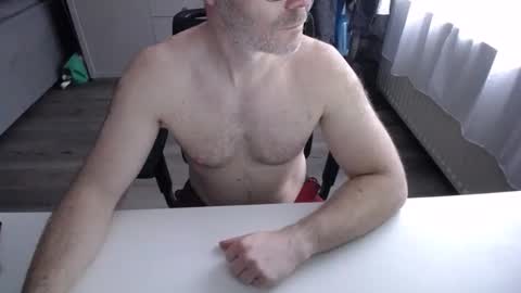 julienneedyou online show from December 14, 11:37 am