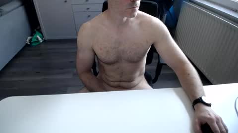 julienneedyou online show from June 15, 8:16 am
