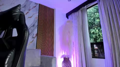 Julien online show from December 4, 12:03 pm