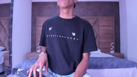 Julien online show from January 17, 11:59 am