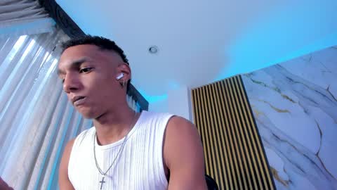 Julien online show from April 8, 11:54 am