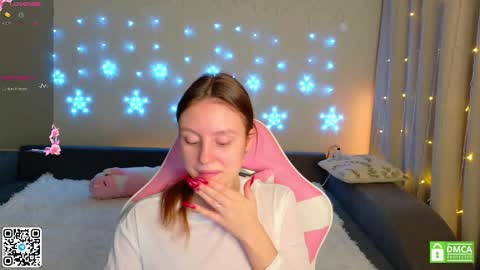 julieqt online show from January 11, 4:39 am