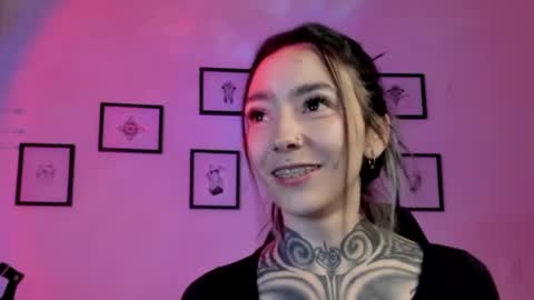 juliet_sourire online show from December 7, 3:36 am