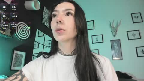 juliet_sourire online show from June 6, 12:32 pm