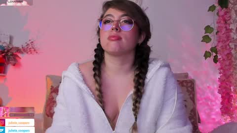 Juli  online show from February 7, 4:37 am