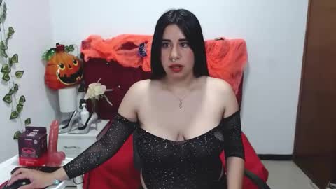 julieta_curvy69 online show from October 22, 12:16 pm