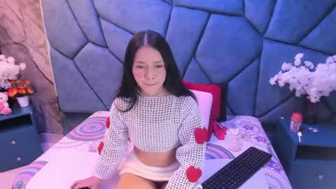 Snapshot of julieta_diamond chatting on June 14, 3:30 am Julieta online show from June 14, 3:30 am