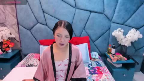 Snapshot of julieta_diamond chatting on July 14, 3:22 am Julieta online show from July 14, 3:22 am
