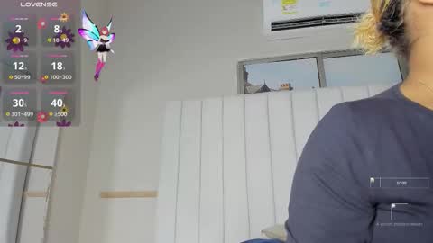 Snapshot of julieta_flower chatting on November 25, 1:33 pm Julieta IG juietaflower06 online show from November 25, 1:33 pm