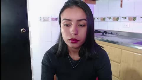 julieta_fn online show from May 26, 2:57 pm