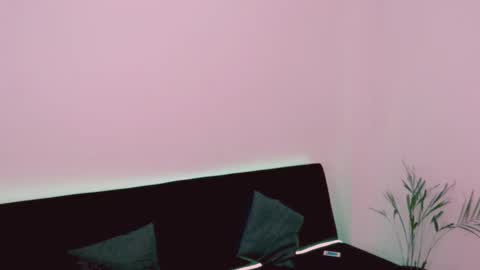 Snapshot of julieta_livee chatting on March 2, 5:53 pm julieta_livee online show from March 2, 5:53 pm