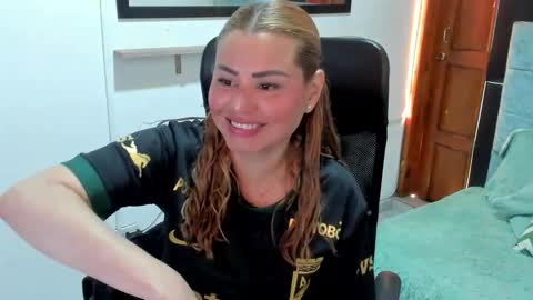 Snapshot of julieta_star69 chatting on February 4, 7:20 pm julieta_star69 online show from February 4, 7:20 pm