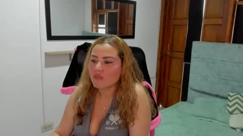 Snapshot of julieta_star69 chatting on March 4, 7:20 pm julieta_star69 online show from March 4, 7:20 pm