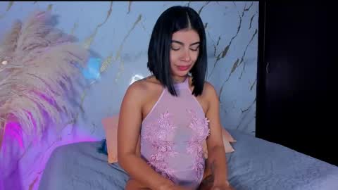 Julieth Gomez online show from December 15, 12:15 am