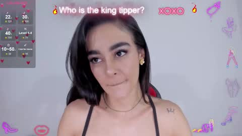 Snapshot of julietaserafelle chatting on November 28, 10:34 pm serafelle online show from November 28, 10:34 pm