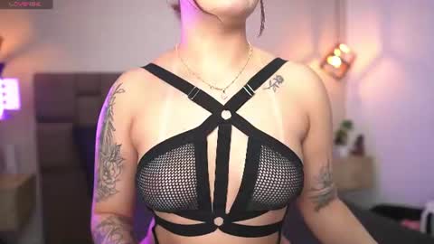 julieth_rojas online show from June 19, 4:06 am