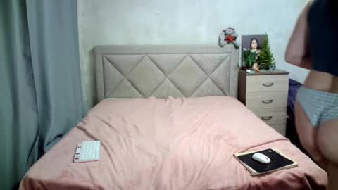 Julietkitty online show from December 20, 9:54 am