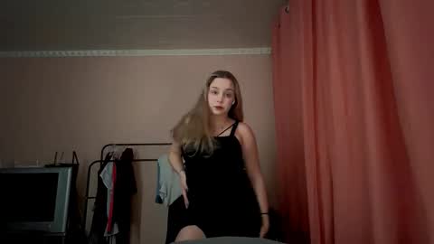 Mia online show from December 19, 10:06 pm