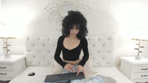 julietta    online show from April 2, 12:14 pm