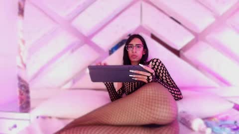 Snapshot of julietta_fox chatting on March 7, 9:06 am J U L L I E T A F O X online show from March 7, 9:06 am