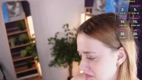 Mia online show from September 26, 3:10 am