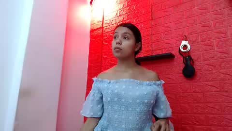 Snapshot of juliette18rose chatting on February 5, 7:40 pm juliette18rose online show from February 5, 7:40 pm