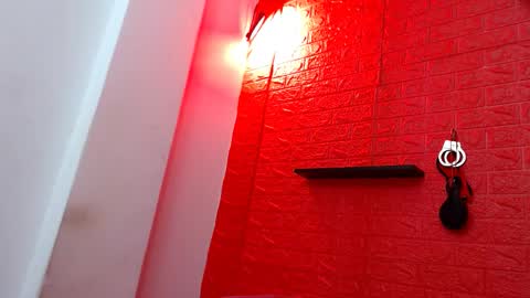 Snapshot of juliette18rose chatting on February 8, 7:28 pm juliette18rose online show from February 8, 7:28 pm