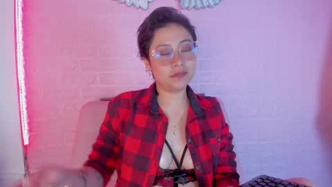 Snapshot of juliexxxtasy chatting on November 5, 11:32 am Julieta online show from November 5, 11:32 am