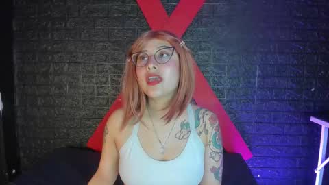 Snapshot of juliexxxtasy chatting on November 21, 11:20 am Julieta online show from November 21, 11:20 am