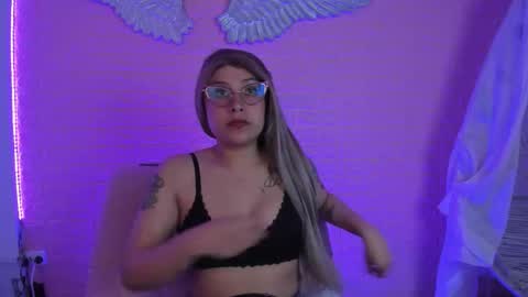 Snapshot of juliexxxtasy chatting on December 1, 11:26 am Julieta online show from December 1, 11:26 am