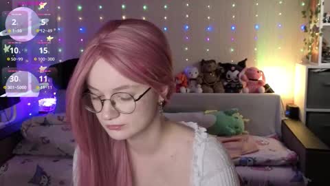 julifisher online show from March 27, 6:30 am