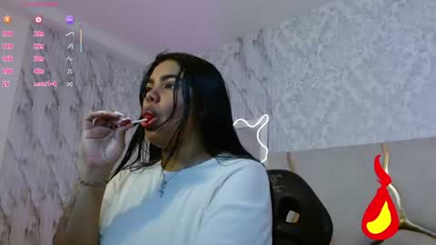 Snapshot of juliieta_tay chatting on July 5, 3:02 am juliieta_tay online show from July 5, 3:02 am