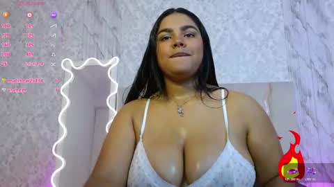 Snapshot of juliieta_tay chatting on July 5, 4:19 am juliieta_tay online show from July 5, 4:19 am
